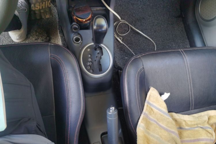 Used Suzuki Swift 2014 1.5L Automatic Fashion Edition Gear Lever