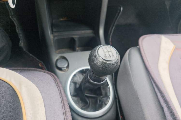 Used Suzuki Swift 2014 1.3L Manual Standard Edition Gear Lever