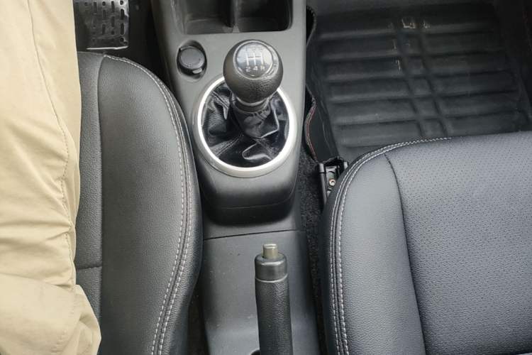 Used Suzuki Swift 2014 1.3L Manual Standard Edition Gear Lever