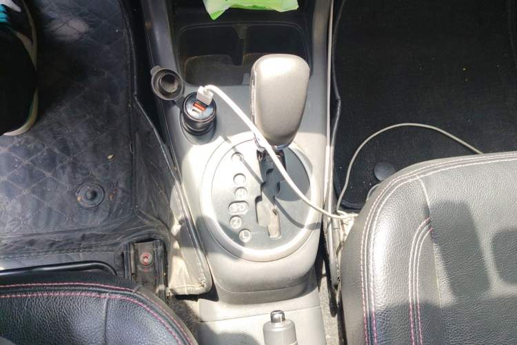 Used Suzuki Swift 2014 1.5L Automatic Fashion Edition Gear Lever