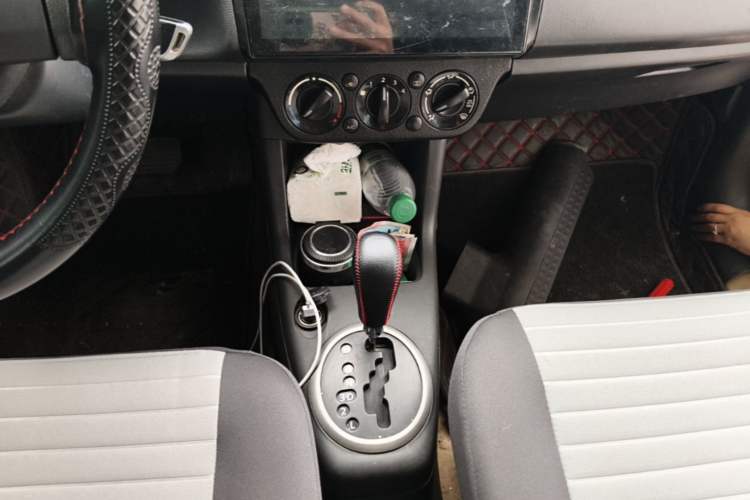 Used Suzuki Swift 2014 1.5L Automatic Fashion Edition Gear Lever