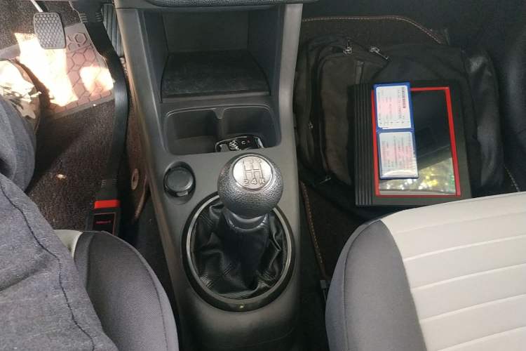 Used Suzuki Swift 2014 1.3L Manual Standard Edition Gear Lever