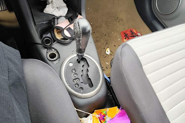 Used Suzuki Swift 2014 1.5L Automatic Fashion Edition Gear Lever