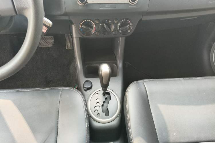 Used Suzuki Swift 2014 1.5L Automatic Fashion Edition Gear Lever
