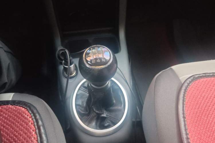 Used Suzuki Swift 2014 1.3L Manual Standard Edition Gear Lever