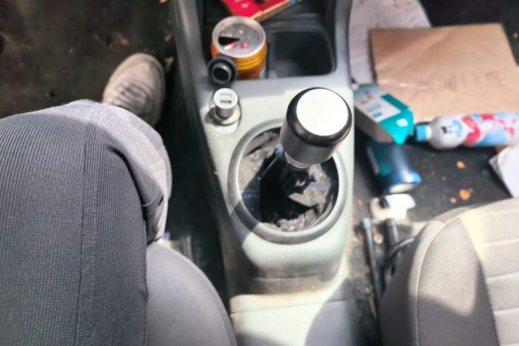 Used Suzuki Swift 2014 1.3L Manual Standard Edition Gear Lever