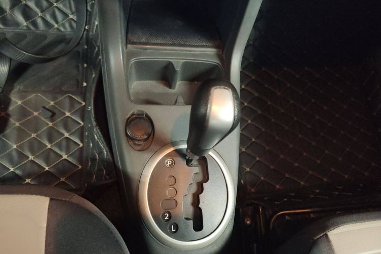 Used Suzuki Swift 2014 1.5L Automatic Fashion Edition Gear Lever