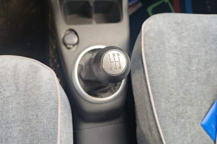 Used Suzuki Swift 2014 1.3L Manual Standard Edition Gear Lever