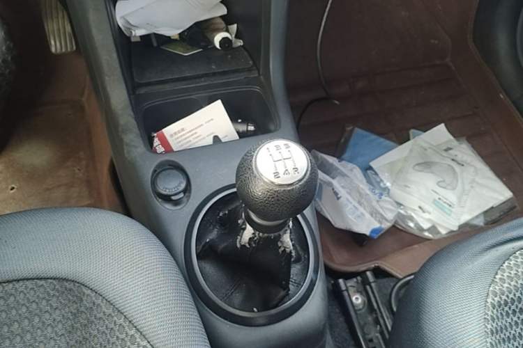 Used Suzuki Swift 2014 1.3L Manual Standard Edition Gear Lever