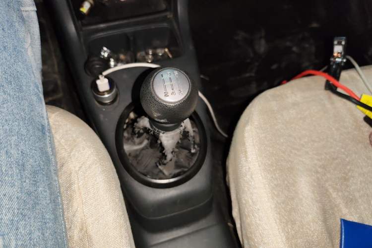 Used Suzuki Swift 2014 1.3L Manual Standard Edition Gear Lever