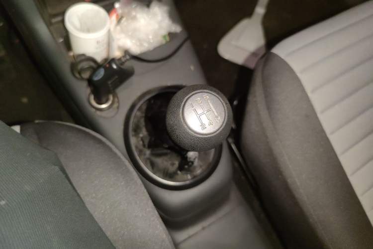 Used Suzuki Swift 2014 1.3L Manual Standard Edition Gear Lever
