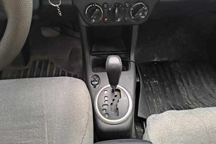 Used Suzuki Swift 2014 1.5L Automatic Fashion Edition Gear Lever