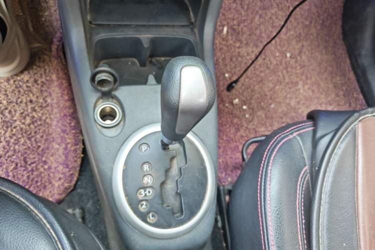 Used Suzuki Swift 2014 1.5L Automatic Fashion Edition Gear Lever