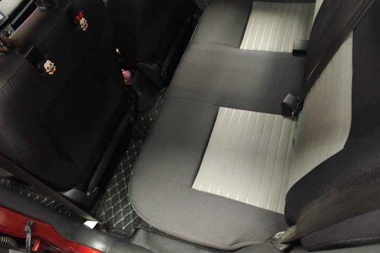 Used Suzuki Swift 2014 1.5L Automatic Fashion Edition Interior 4