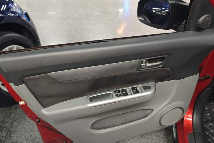Used Suzuki Swift 2014 1.5L Automatic Fashion Edition Interior 7