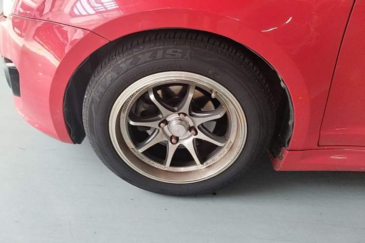 Used Suzuki Swift 2014 1.5L Automatic Fashion Edition Left Front Wheel Hub