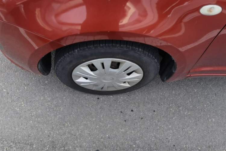 Used Suzuki Swift 2014 1.3L Manual Standard Edition Left Front Wheel Hub