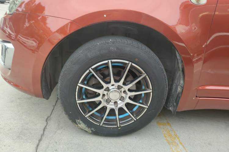 Used Suzuki Swift 2014 1.3L Manual Standard Edition Left Front Wheel Hub