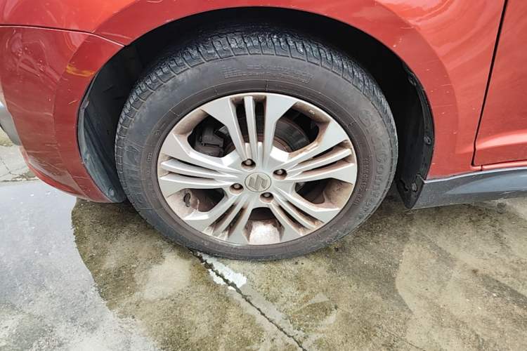 Used Suzuki Swift 2014 1.5L Automatic Fashion Edition Left Front Wheel Hub