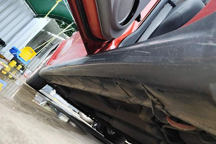 Used Suzuki Swift 2014 1.5L Automatic Fashion Edition Left Side Sill