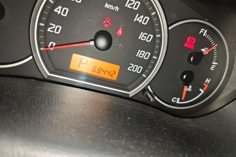 Used Suzuki Swift 2014 1.5L Automatic Fashion Edition Odometer Close Up