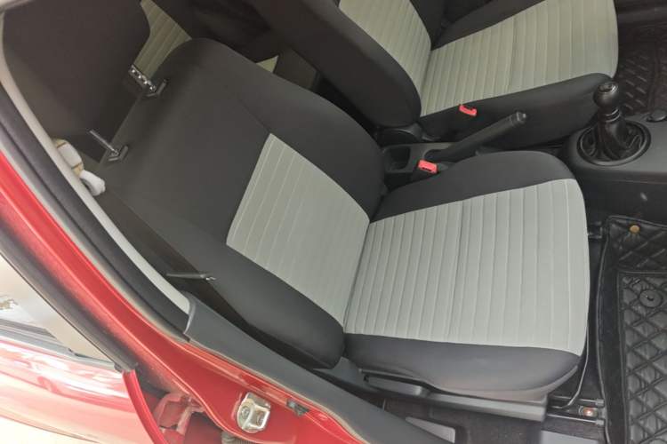 Used Suzuki Swift 2014 1.3L Manual Standard Edition Right Front Seat