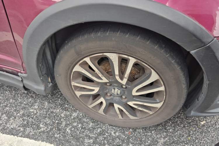 Used Suzuki Swift 2014 1.5L Automatic Fashion Edition Right Front Wheel Hub