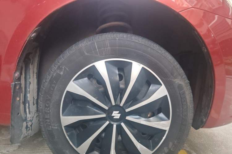 Used Suzuki Swift 2014 1.3L Manual Standard Edition Right Front Wheel Hub