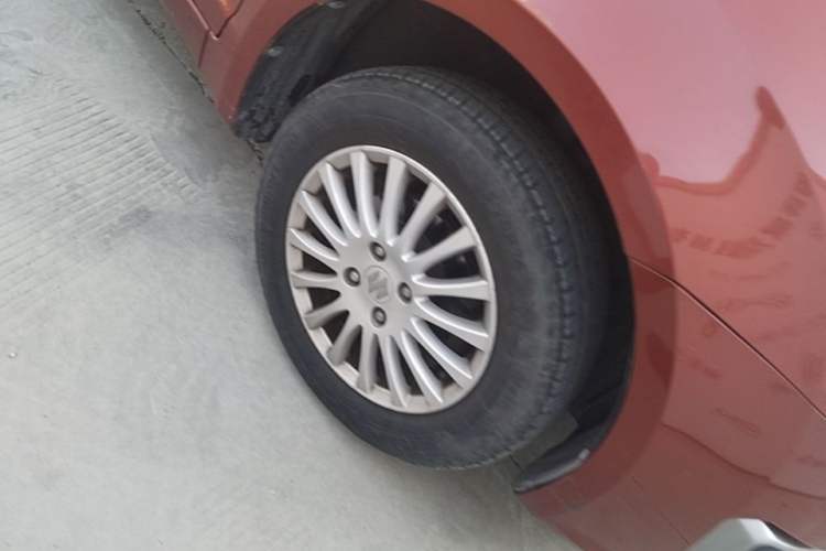 Used Suzuki Swift 2014 1.3L Manual Standard Edition Right Front Wheel Hub