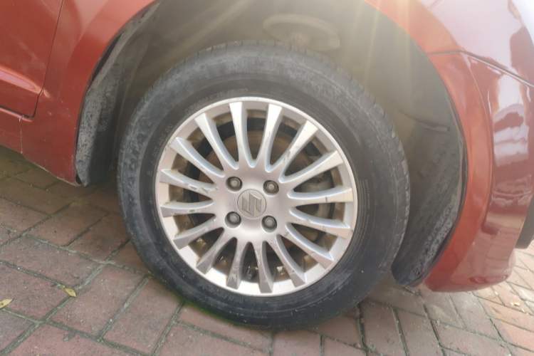 Used Suzuki Swift 2014 1.3L Manual Standard Edition Right Front Wheel Hub