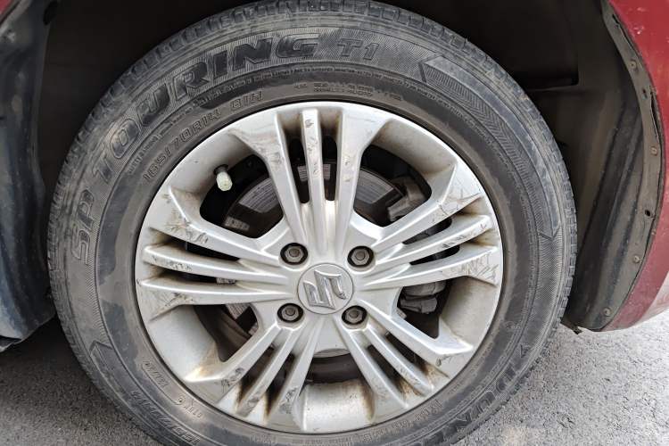 Used Suzuki Swift 2014 1.3L Manual Standard Edition Right Front Wheel Hub