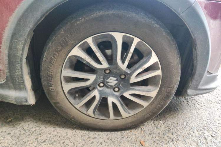 Used Suzuki Swift 2014 1.5L Automatic Fashion Edition Right Front Wheel Hub