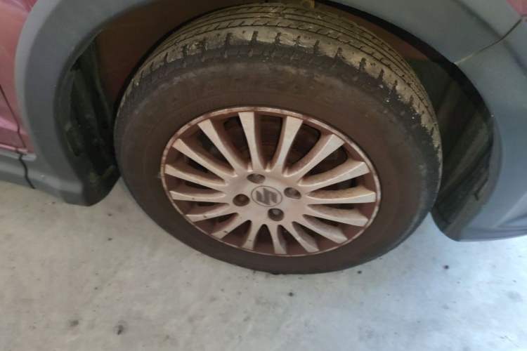 Used Suzuki Swift 2014 1.3L Manual Standard Edition Right Front Wheel Hub