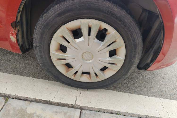 Used Suzuki Swift 2014 1.3L Manual Standard Edition Right Front Wheel Hub