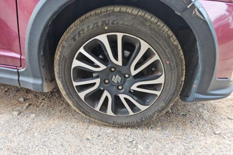 Used Suzuki Swift 2014 1.5L Automatic Fashion Edition Right Front Wheel Hub