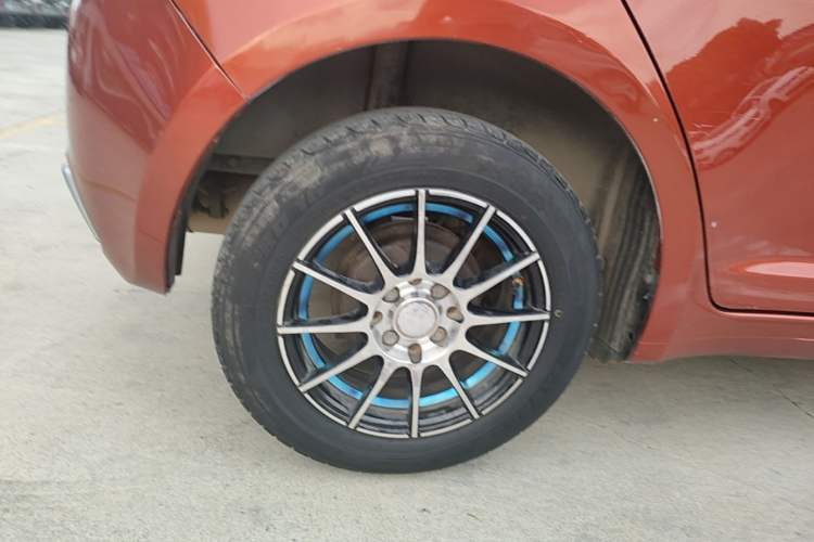 Used Suzuki Swift 2014 1.3L Manual Standard Edition Right Rear Wheel Hub