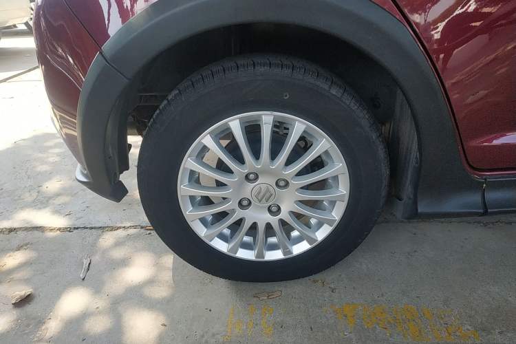 Used Suzuki Swift 2014 1.3L Manual Standard Edition Right Rear Wheel Hub