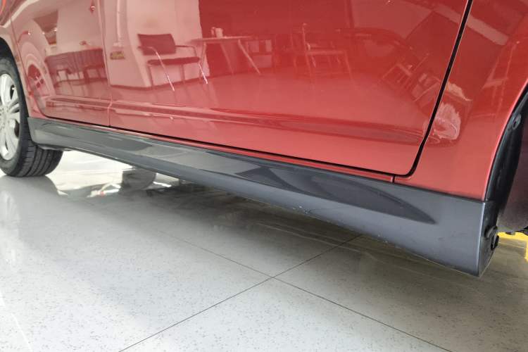 Used Suzuki Swift 2014 1.5L Automatic Fashion Edition Right Side Sill