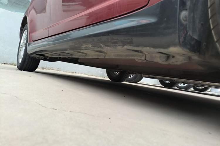 Used Suzuki Swift 2014 1.5L Automatic Fashion Edition Right Side Sill