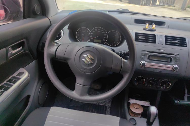 Used Suzuki Swift 2014 1.5L Automatic Fashion Edition Steering Wheel