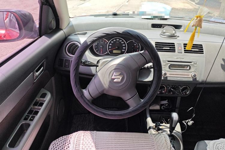 Used Suzuki Swift 2014 1.5L Automatic Fashion Edition Steering Wheel