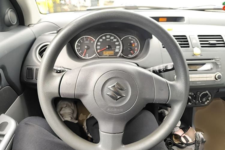 Used Suzuki Swift 2014 1.5L Automatic Fashion Edition Steering Wheel
