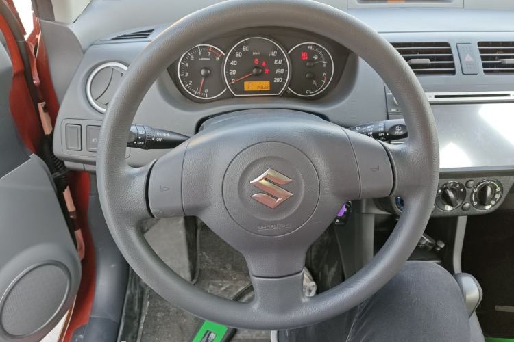 Used Suzuki Swift 2014 1.5L Automatic Fashion Edition Steering Wheel