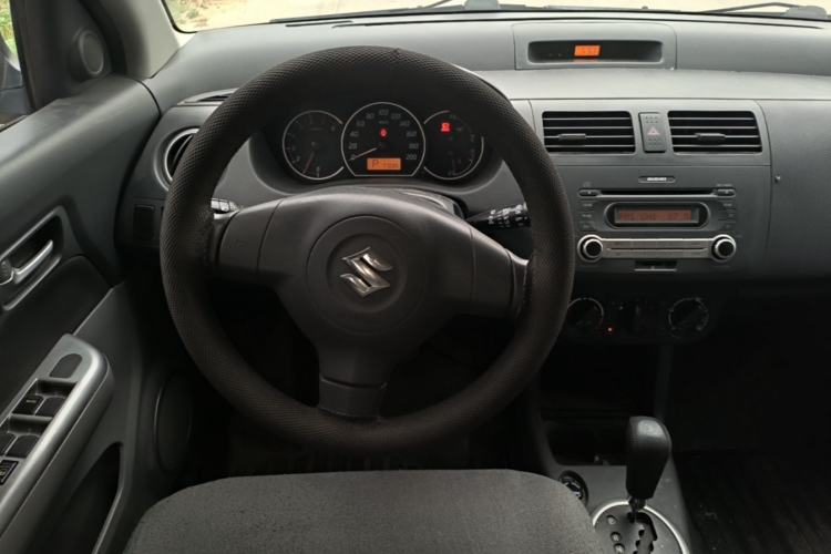 Used Suzuki Swift 2014 1.5L Automatic Fashion Edition Steering Wheel