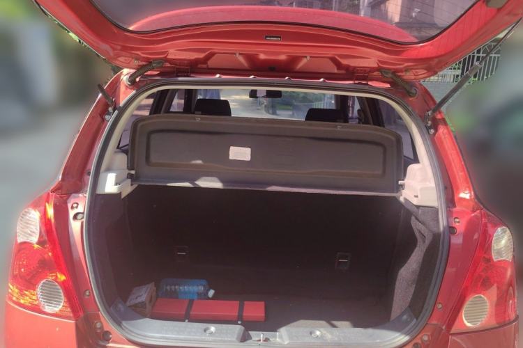 Used Suzuki Swift 2014 1.5L Automatic Fashion Edition Trunk