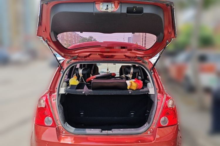 Used Suzuki Swift 2014 1.5L Automatic Fashion Edition Trunk