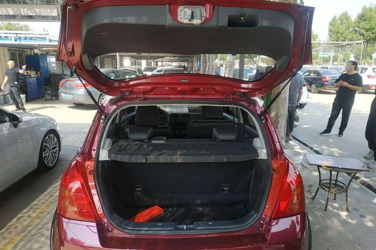 Used Suzuki Swift 2014 1.3L Manual Standard Edition Trunk
