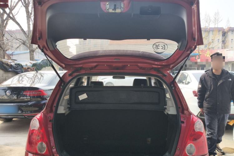 Used Suzuki Swift 2014 1.5L Automatic Fashion Edition Trunk