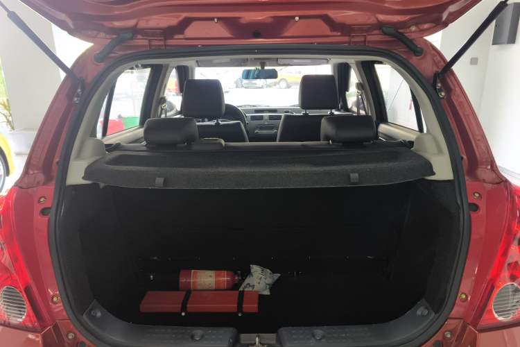 Used Suzuki Swift 2014 1.5L Automatic Fashion Edition Trunk