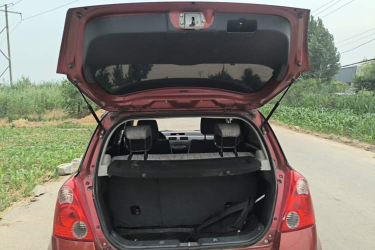 Used Suzuki Swift 2014 1.5L Automatic Fashion Edition Trunk
